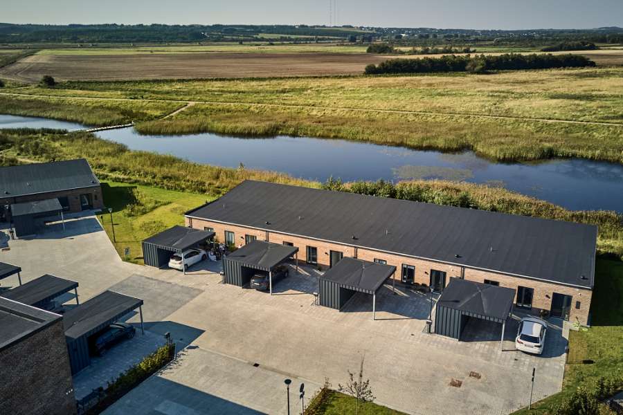 Stålprofiler på rad og rækkehuse, Sofiendal Enge, Poul Anker Bechs Vej 232, 9200 Aalborg SV